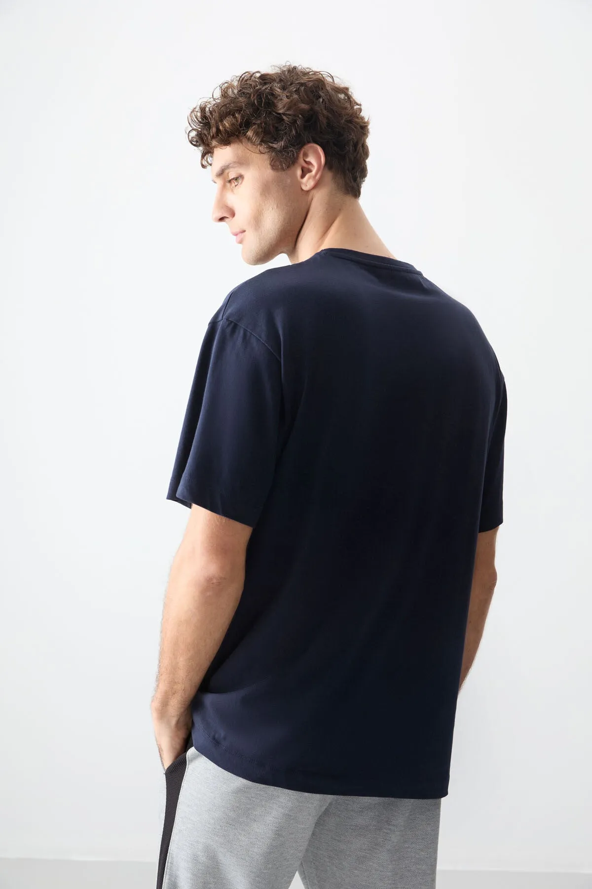 0 pamuk kalin yumuşak dokulu oversize fit baskili erkek t-shirt - 88354