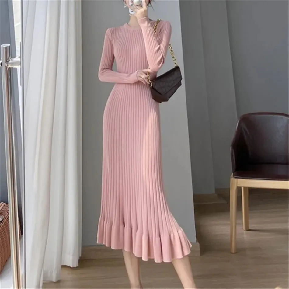 Karina - Flattering fine knitted dress