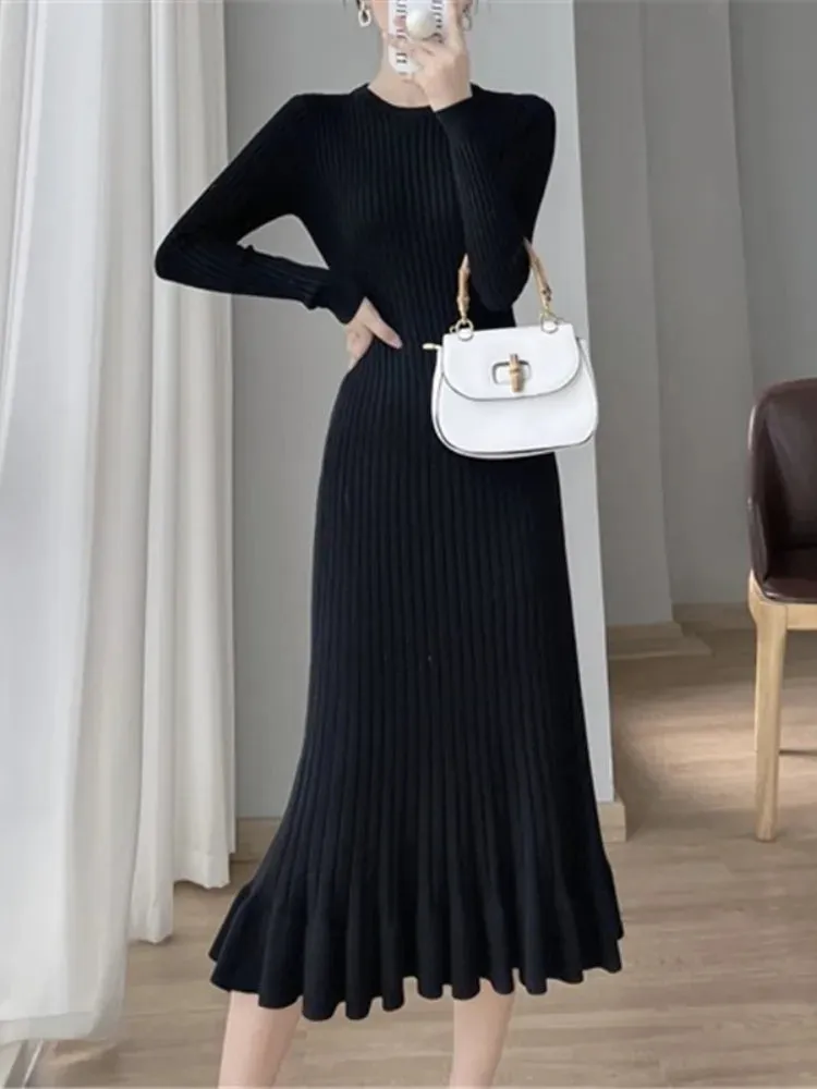 Karina - Flattering fine knitted dress