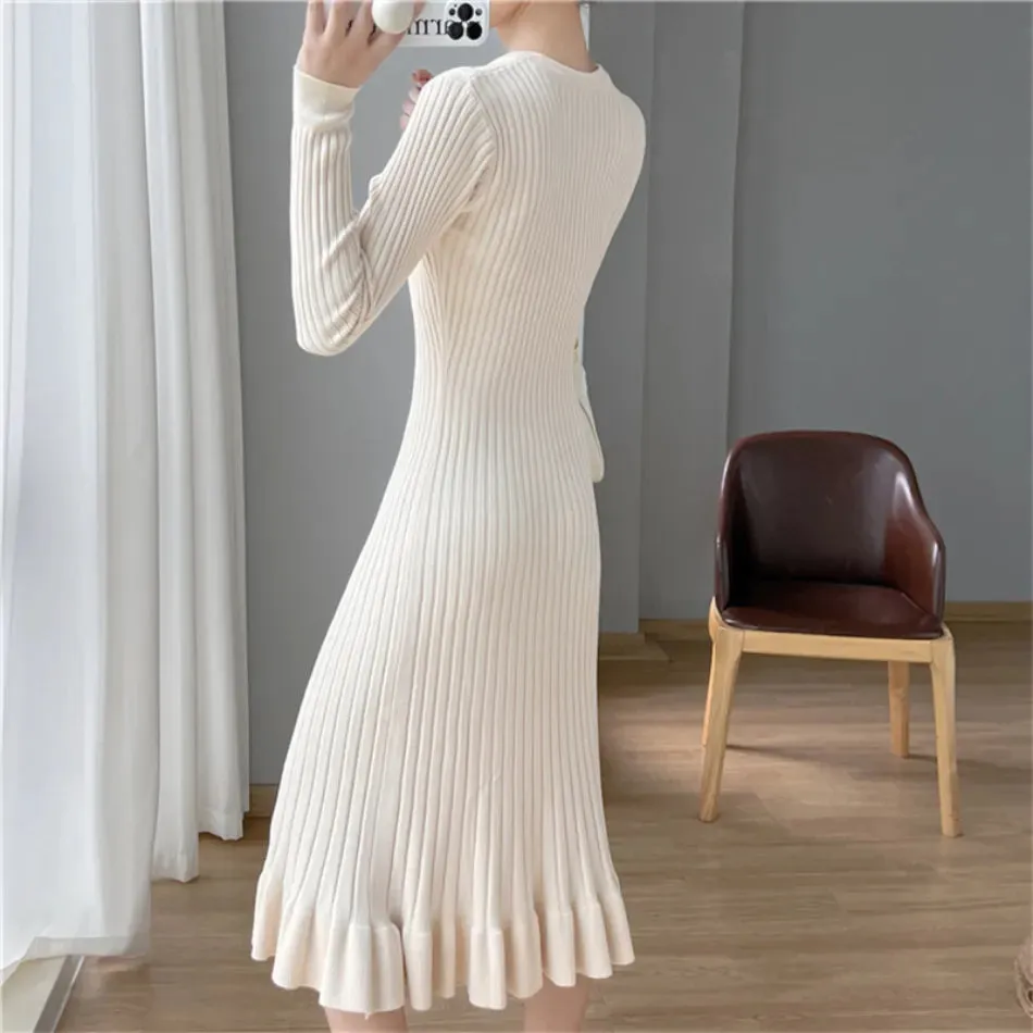 Karina - Flattering fine knitted dress